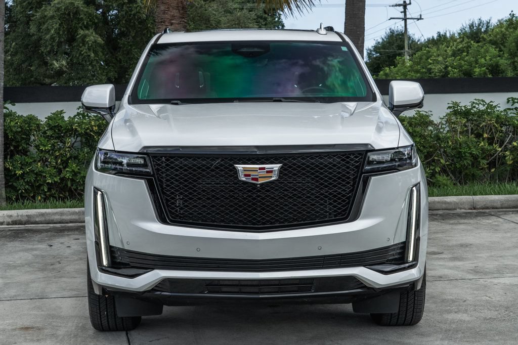 Used 2023 Cadillac Escalade ESV Sport Platinum w/ Heavy-Duty Trailer Package AWD/4WD image 12