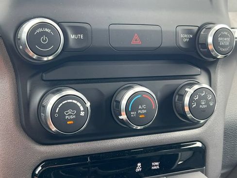 Used 2022 RAM 1500 Big Horn AWD/4WD image 25