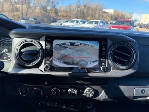 Used 2020 Toyota Tacoma TRD Off-Road w/ Technology Package image 14