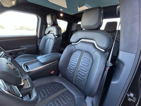 Used 2022 Rivian R1T Adventure image 17