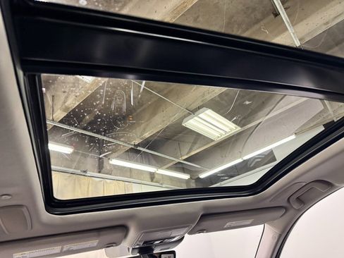 Used 2025 Acura RDX SH-AWD w/ Advance Package image 35