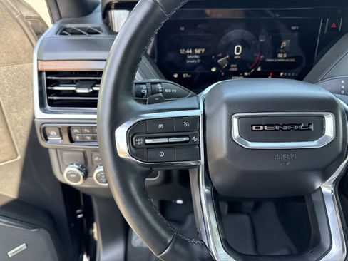 Used 2025 GMC Yukon Denali image 30