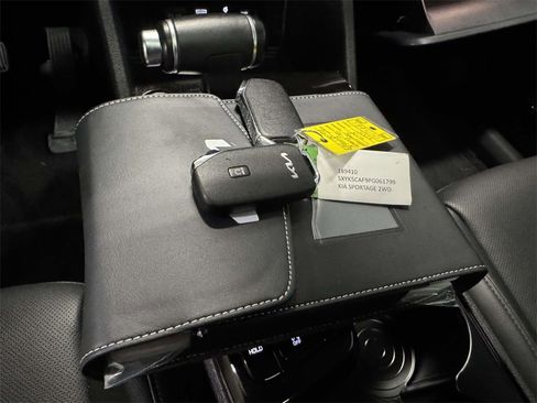 Used 2023 Kia Sportage SX image 31