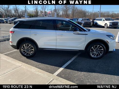 Certified 2022 Lincoln Corsair AWD w/ Equipment Group 101A image 9