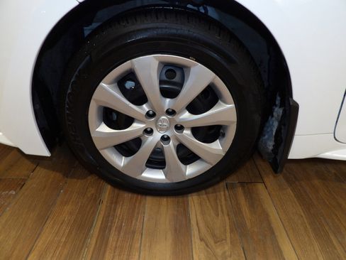 Used 2022 Toyota Corolla LE image 10