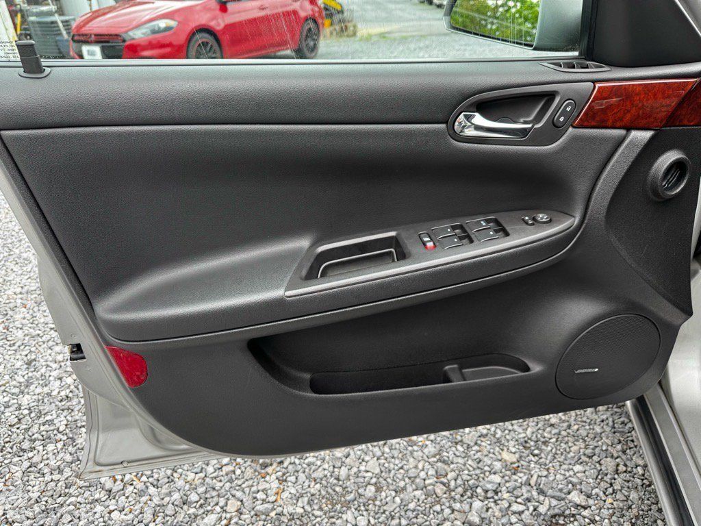 Used 2007 Chevrolet Impala SS FWD image 15