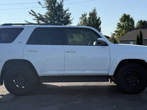 Used 2016 Toyota 4Runner SR5 Premium AWD/4WD image 4