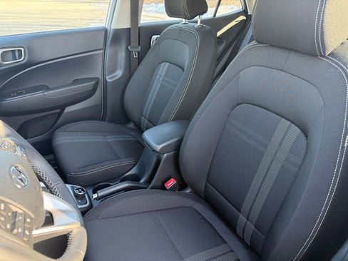 Certified 2026 Hyundai Venue SEL image 32