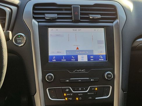 Used 2020 Ford Fusion SE image 14