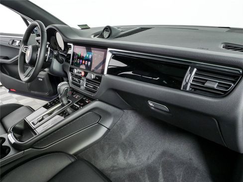 New 2026 Porsche Macan Turbo AWD/4WD image 25