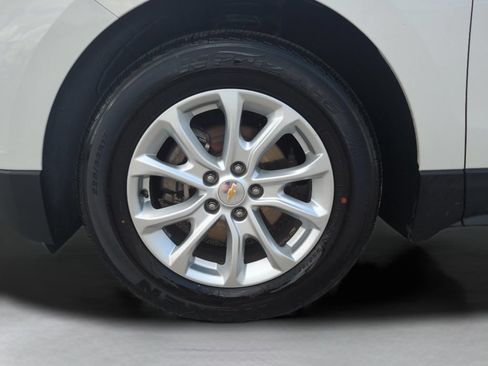 Used 2018 Chevrolet Equinox LT FWD image 25