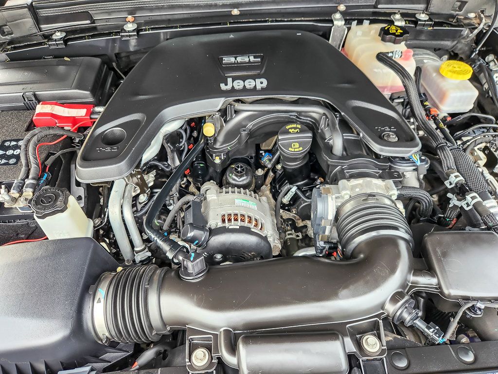 Used 2018 Jeep Wrangler Sport AWD/4WD image 18