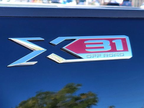 New 2025 GMC Sierra 2500 SLT w/ SLT Premium Package image 3