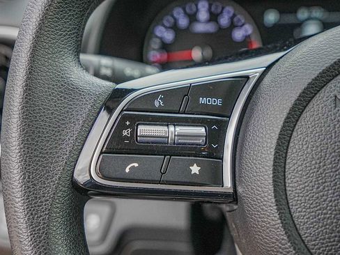 Used 2024 Kia Forte LXS image 13