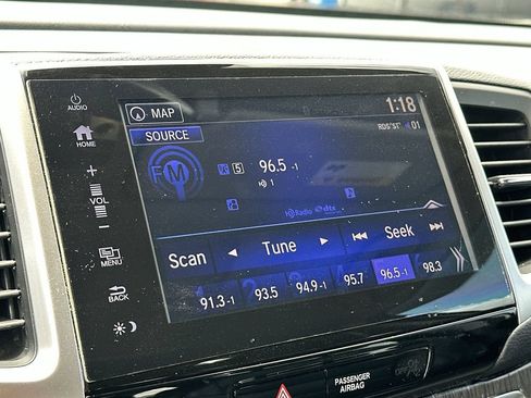 Used 2018 Honda Pilot Elite image 12