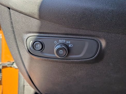 Used 2018 Chevrolet Equinox LT image 31