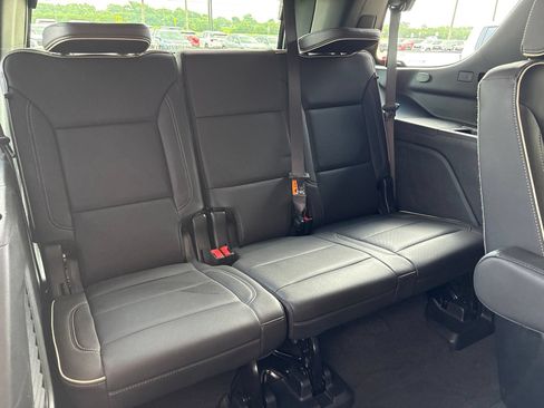 Used 2025 Chevrolet Tahoe Premier AWD/4WD image 20