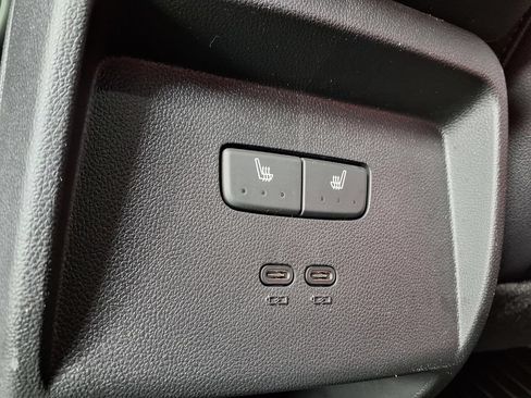 Used 2025 Chevrolet Equinox EV RS w/ Convenience Package II FWD image 25
