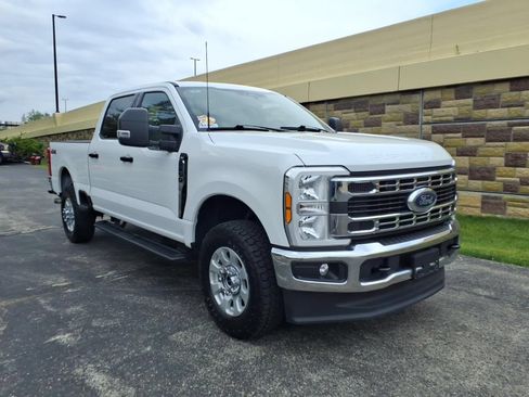 Used 2024 Ford F250 XLT AWD/4WD image 2