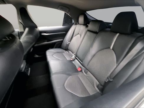 Used 2021 Toyota Camry XSE FWD image 16