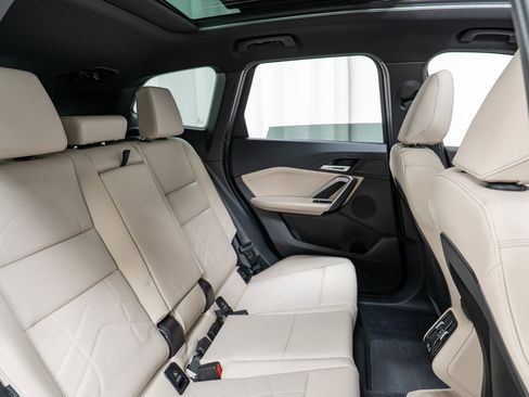 Used 2025 BMW X1 xDrive28i w/ Technology Package image 24