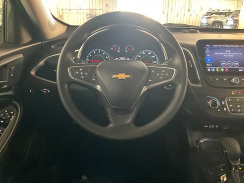 Used 2025 Chevrolet Malibu LT FWD image 17