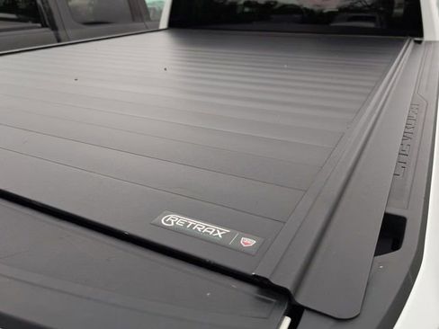 Used 2019 Chevrolet Silverado 1500 LT w/ Bed Protection Package image 9