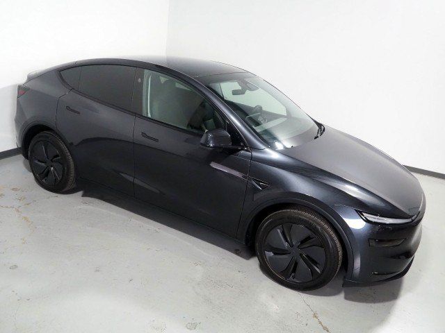 Used 2026 Tesla Model Y Long Range RWD image 13