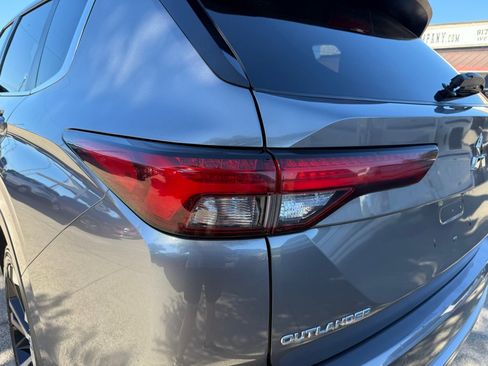 Used 2022 Mitsubishi Outlander SE FWD image 10