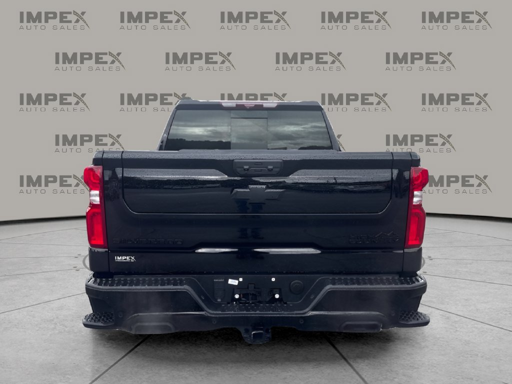 Used 2024 Chevrolet Silverado 1500 High Country w/ Midnight Edition AWD/4WD image 4