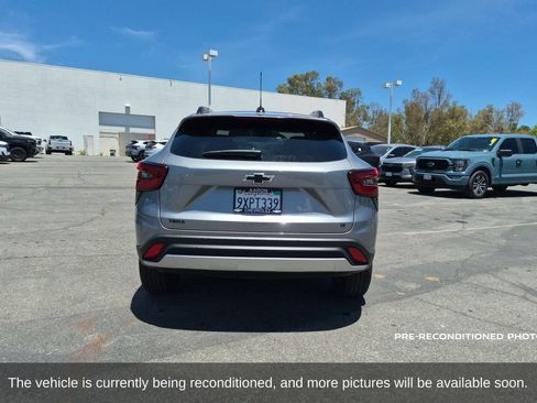 Used 2026 Chevrolet Trax LT w/ Driver Confidence Package FWD image 7