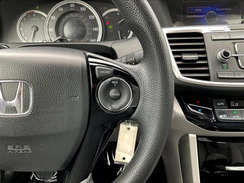 Used 2017 Honda Accord LX image 14
