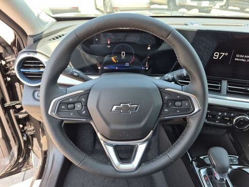 New 2026 Chevrolet Trax LT w/ Driver Confidence Package FWD image 10