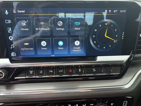 Used 2025 Chevrolet Silverado 2500 High Country w/ Technology Package AWD/4WD image 24