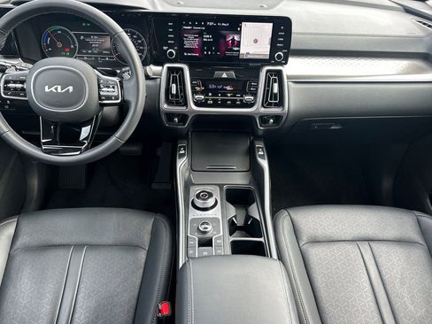 Certified 2023 Kia Sorento EX AWD/4WD image 16