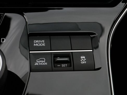 Used 2024 Subaru Solterra Premium image 33