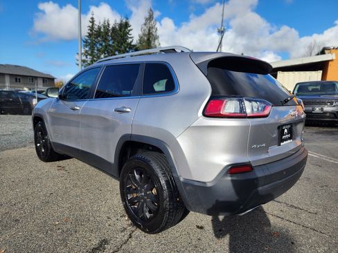 Used 2019 Jeep Cherokee Latitude Plus w/ Cold Weather Group image 7