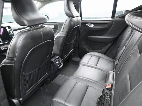 Used 2024 Volvo XC40 B5 Ultimate w/ Protection Package Premier image 29