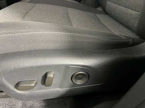 Used 2025 GMC Acadia Elevation image 23