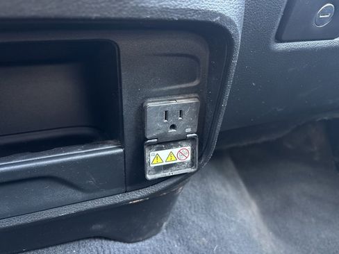 Used 2024 RAM 2500 Laramie w/ Safety Group image 22