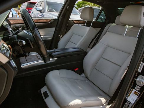 Used 2016 Mercedes-Benz E 350 4MATIC Sedan image 13
