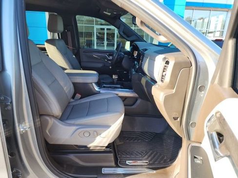 Used 2024 Chevrolet Silverado 1500 LTZ image 36
