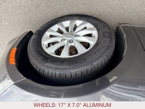 Certified 2018 Chrysler Pacifica Touring-L image 8