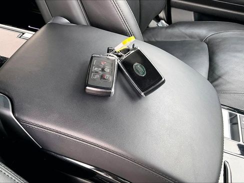 Used 2021 Land Rover Range Rover P525 Westminster Edition LWB image 16