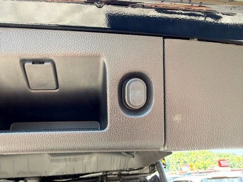 Used 2018 Cadillac Escalade ESV 2WD image 44