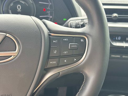 Used 2022 Lexus UX 250h w/ Accessory Package (Z2) AWD/4WD image 63