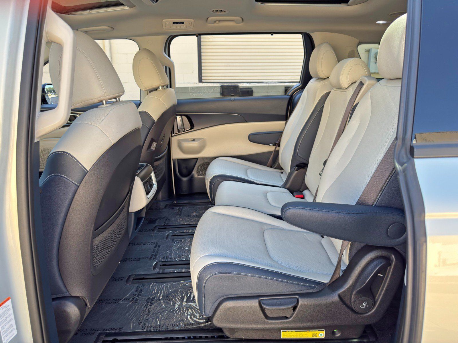 Used 2025 Kia Carnival SX Prestige FWD image 50