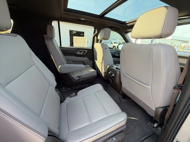 Used 2024 GMC Yukon XL SLT w/ SLT Premium Package AWD/4WD image 35
