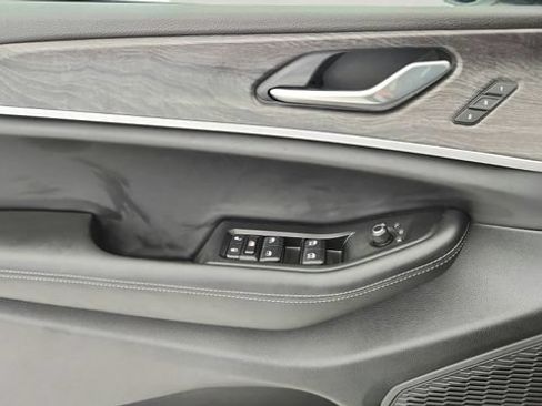 Used 2025 Jeep Grand Cherokee Limited w/ Luxury Tech Group II AWD/4WD image 21