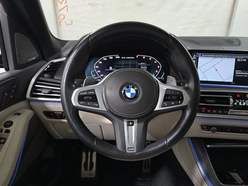 Used 2022 BMW X5 M50i w/ Executive Package image 4
